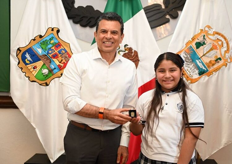 Recibe Lalo Gattás a niños victorenses que participarán en evento nacional de rondallas