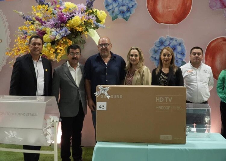 Reconoce Dámaso Anaya labor docente como pilar en la transformación de la UAT