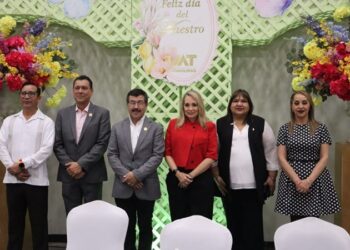 Reconoce Dámaso Anaya labor docente como pilar en la transformación de la UAT