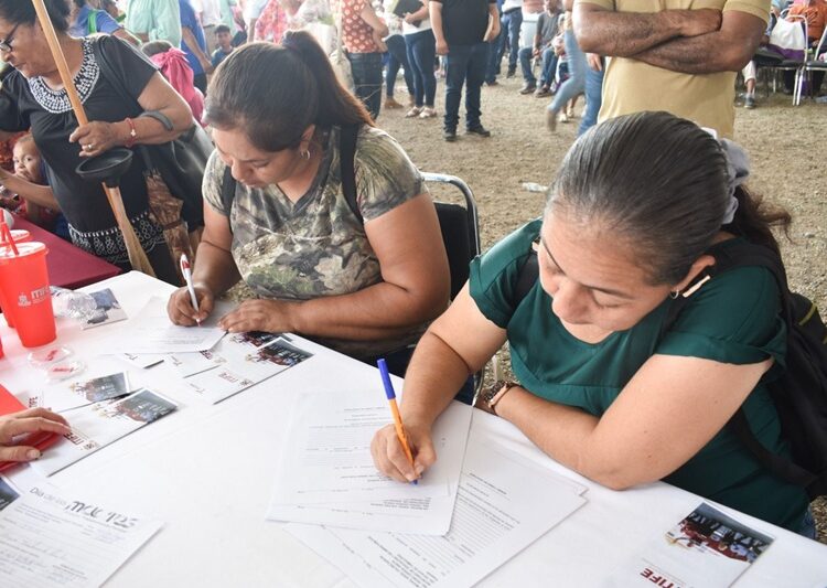 Refuerza ITIFE atención a la ciudadanía durante brigada en Abasolo