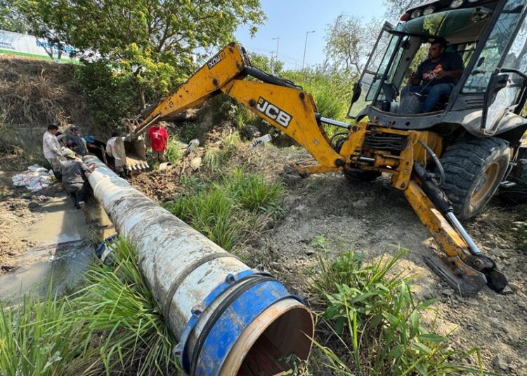 Repara COMAPA Altamira líneas de conducción y fugas de agua en diferentes sectores