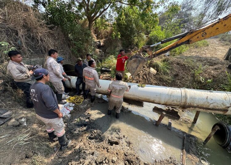 Repara COMAPA Altamira líneas de conducción y fugas de agua en diferentes sectores