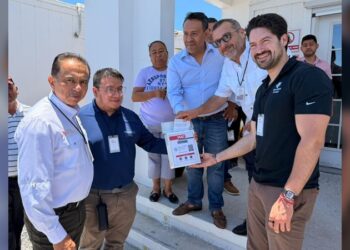 Sector pesquero y autoridades dialogan sobre proyecto energético en el golfo