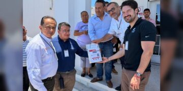Sector pesquero y autoridades dialogan sobre proyecto energético en el golfo