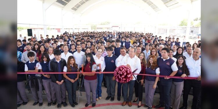 Transforma Carmen Lilia infraestructura educativa en la Preparatoria CBTIS 137