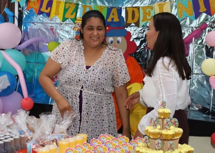 Traslada Blanca Guzmán Hinojosa alegría a niños del Repecho