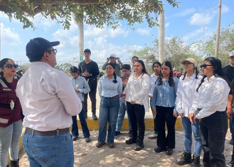 Visitan alumnos del Tec de Madero planta DUPORT