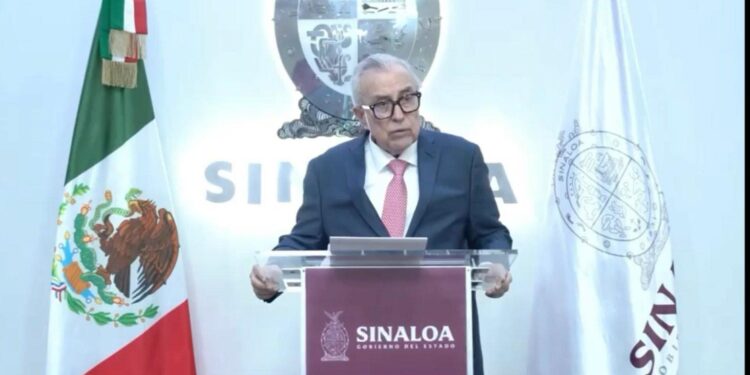 ¡Solicita Rocha Moya licencia en Sinaloa!