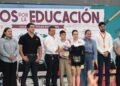 Entregan Lucy y Lalo 3 mil kits escolares de la campaña «Pasos por la Educación».