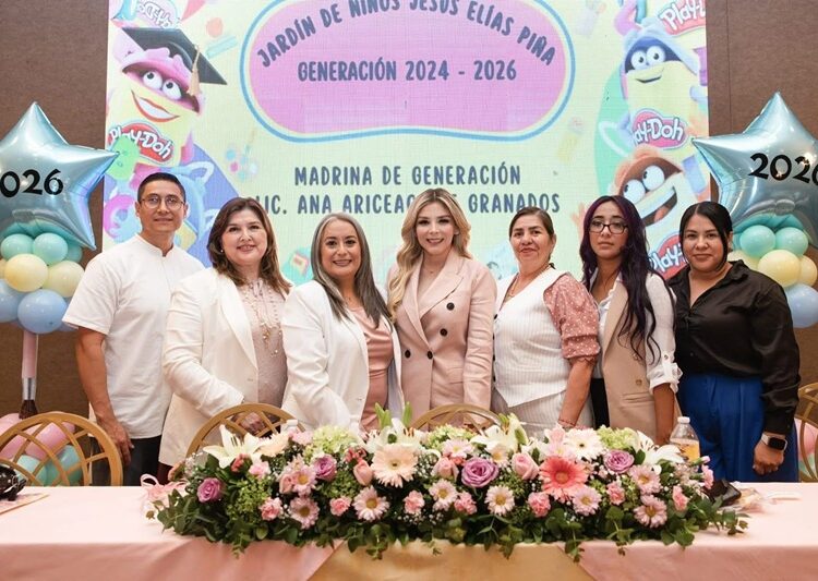 Acompaña Ana Ariceaga de Granados a graduados del Jardín de Niños “Jesús Elías Piña”