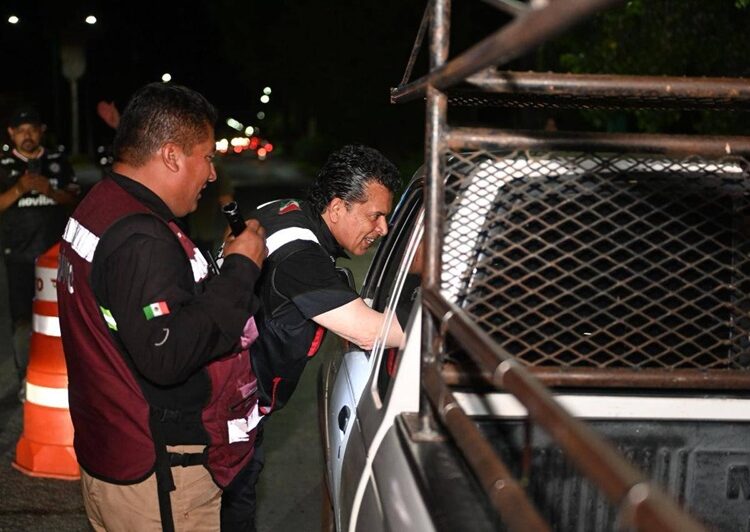 Alcalde en contra de los abusos y corrupción por parte de tránsito municipal