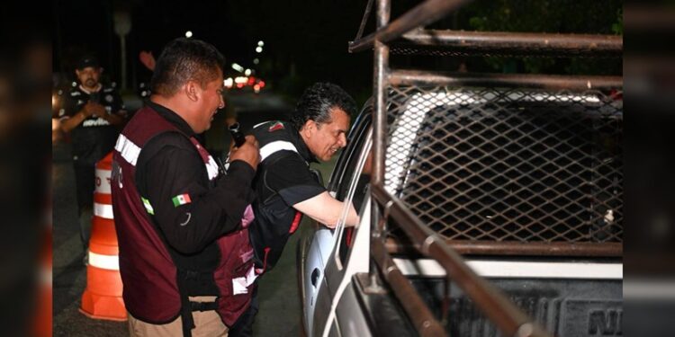 Alcalde en contra de los abusos y corrupción por parte de tránsito municipal