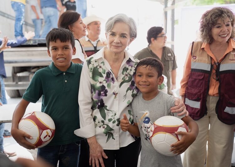Américo y María de Villarreal llevan atención integral a las familias de Nuevo Morelos