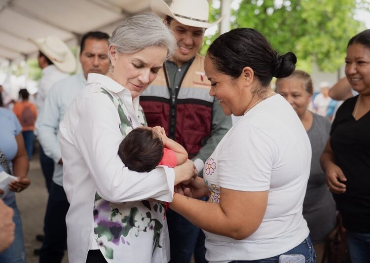 Américo y María de Villarreal llevan atención integral a las familias de Nuevo Morelos