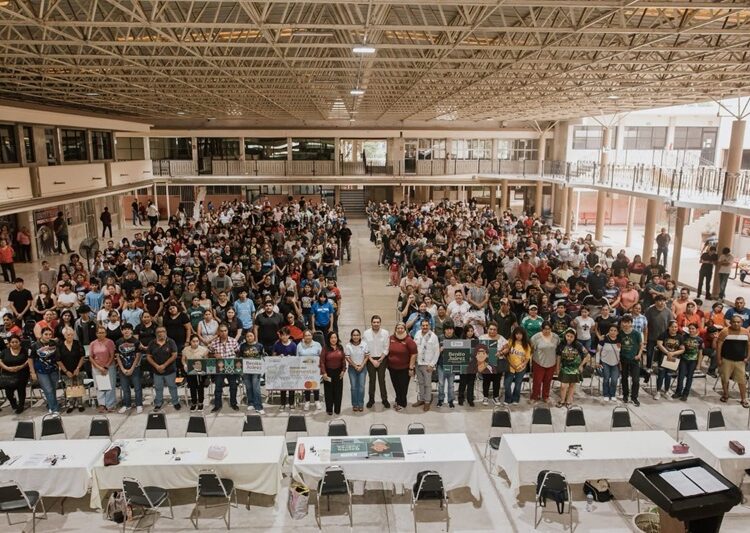 Beto Granados fortalece cercanía con la comunidad educativa de Matamoros