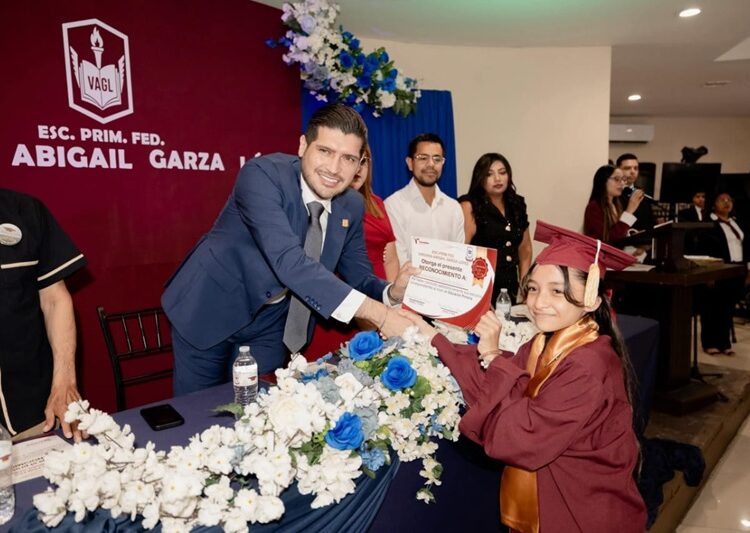 Beto Granados fortalece cercanía con la comunidad educativa de Matamoros