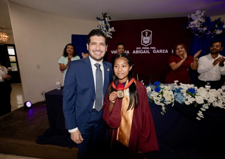 Beto Granados fortalece cercanía con la comunidad educativa de Matamoros