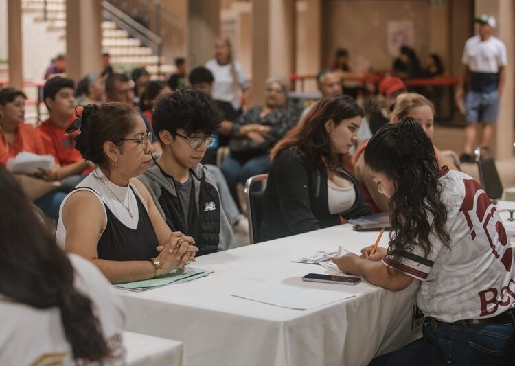 Beto Granados fortalece cercanía con la comunidad educativa de Matamoros