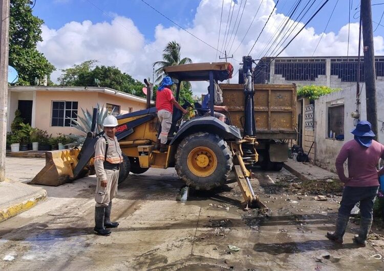 COMAPA Altamira repara y amplía líneas de drenaje en diferentes sectores