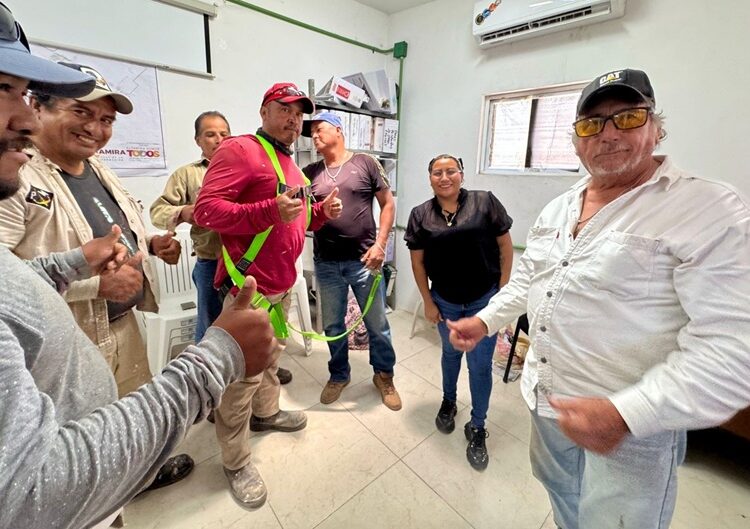 Capacitan a personal de COMAPA Altamira en Primeros auxilios y Seguridad en trabajos de altura