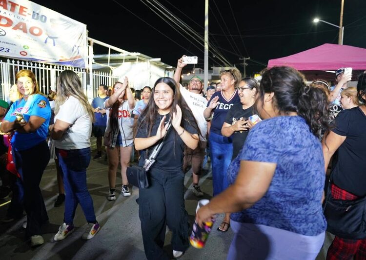 Celebran familias de NLD 178 aniversario con triunfo de Tecos y Verbena Popular