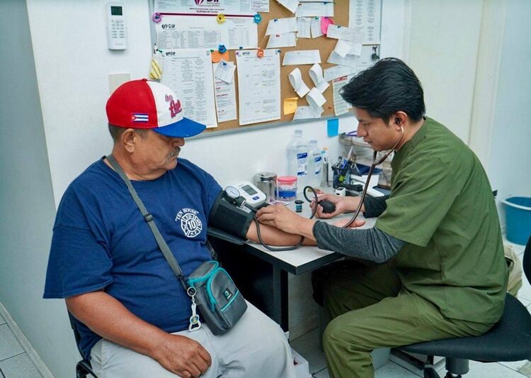 Con éxito concluye DIF NLD la brigada “Papá Saludable”