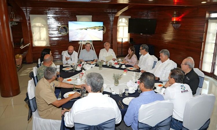 Conjunta esfuerzos Armando Martínez en favor del aprovechamiento del agua