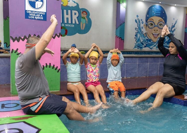 Continúan niños de la Casa Hogar del Niño Matamorense con sus clases de natación