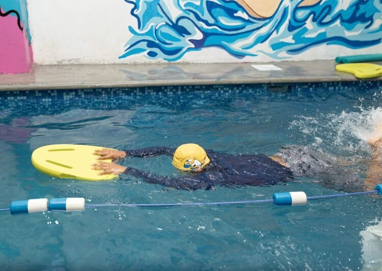 Continúan niños de la Casa Hogar del Niño Matamorense con sus clases de natación