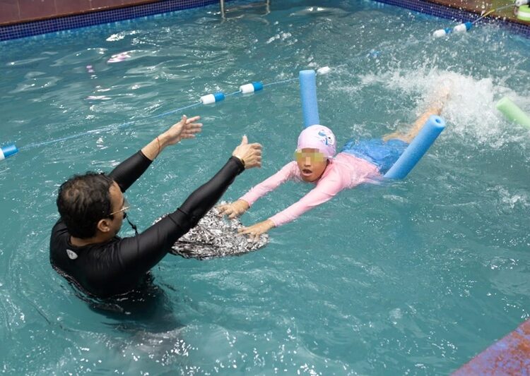 Continúan niños de la Casa Hogar del Niño Matamorense con sus clases de natación