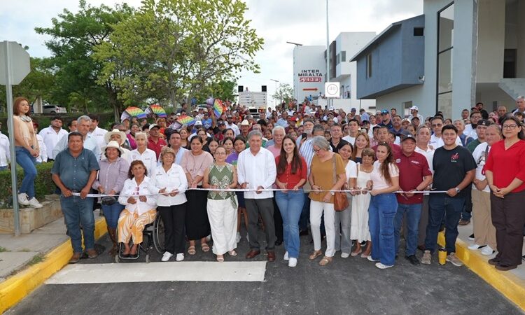 Dignifica Armando Martínez vialidades del ejido Vega de Esteros