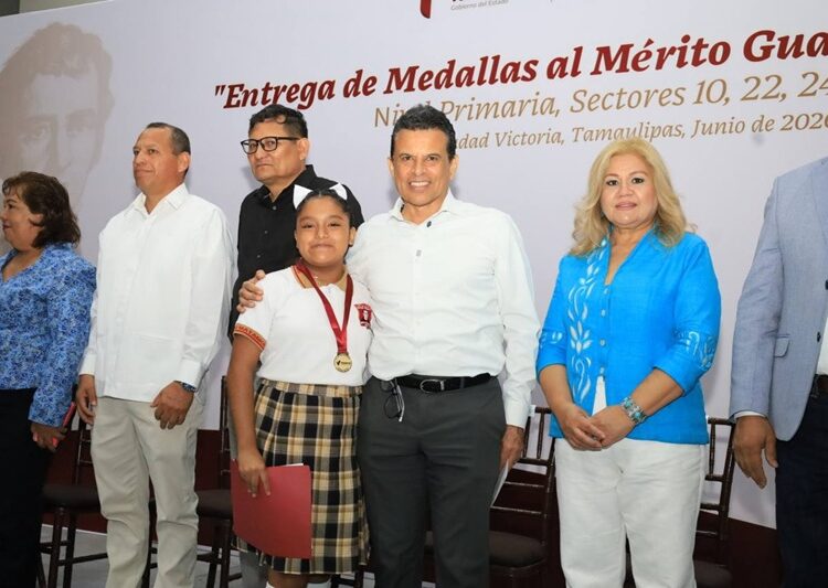 Distingue Ayuntamiento a niños y maestros de excelencia con la medalla ‘Guadalupe Victoria’