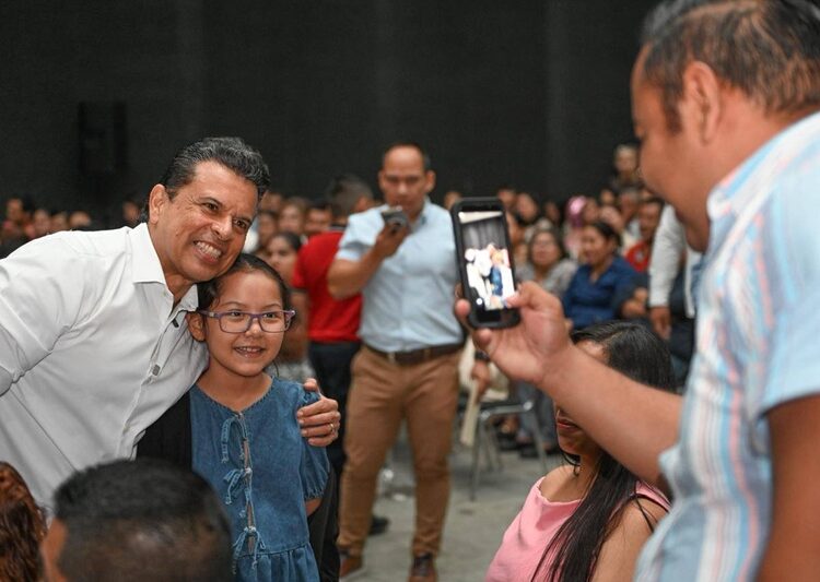 Distingue Ayuntamiento a niños y maestros de excelencia con la medalla ‘Guadalupe Victoria’