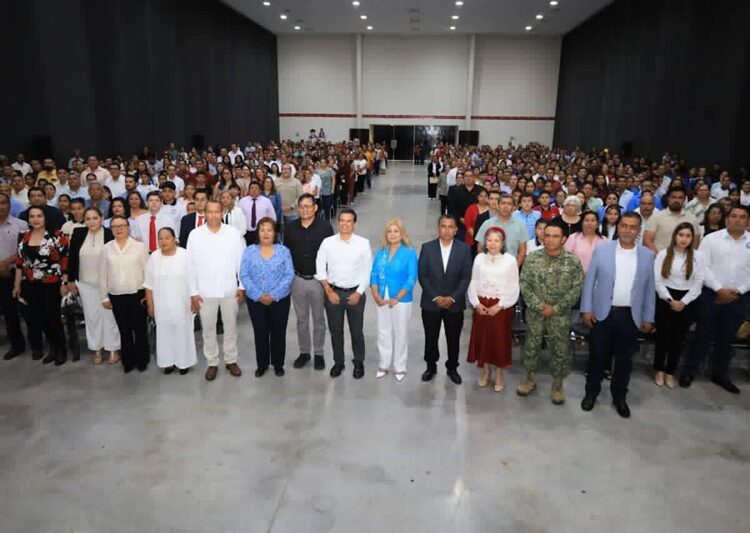 Distingue Ayuntamiento a niños y maestros de excelencia con la medalla ‘Guadalupe Victoria’