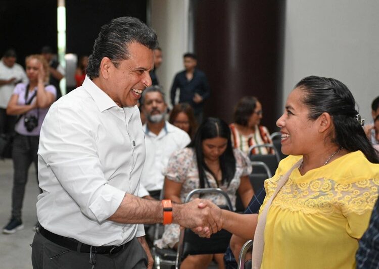Distingue Ayuntamiento a niños y maestros de excelencia con la medalla ‘Guadalupe Victoria’