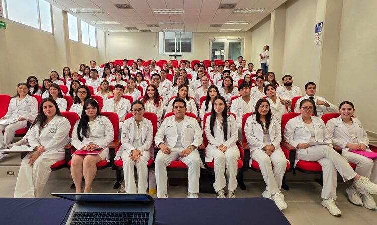 Egresados de Medicina de la UAT obtienen 276 plazas para internado médico