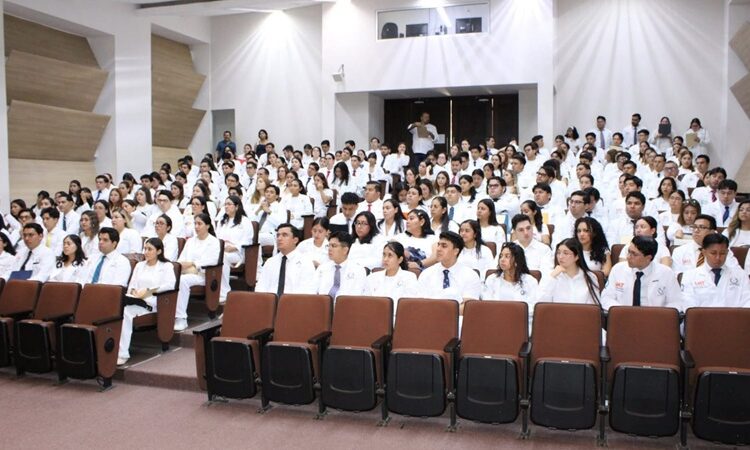 Egresados de Medicina de la UAT obtienen 276 plazas para internado médico