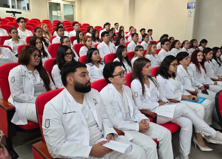 Egresados de Medicina de la UAT obtienen 276 plazas para internado médico