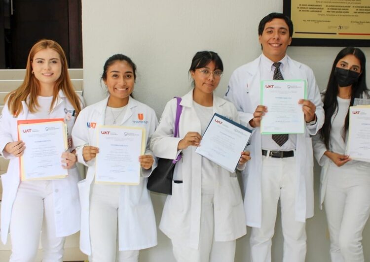 Egresados de Medicina de la UAT obtienen 276 plazas para internado médico