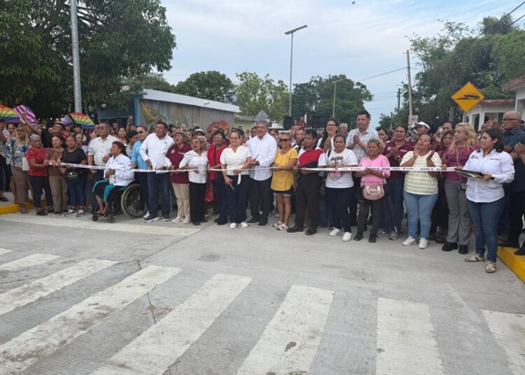 Entrega Armando Martínez obras de pavimentación por más de 7 mdp