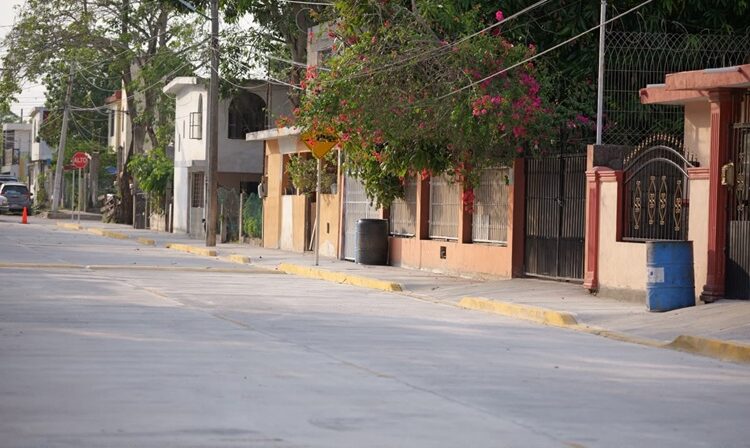 Entrega Armando Martínez obras de pavimentación por más de 7 mdp