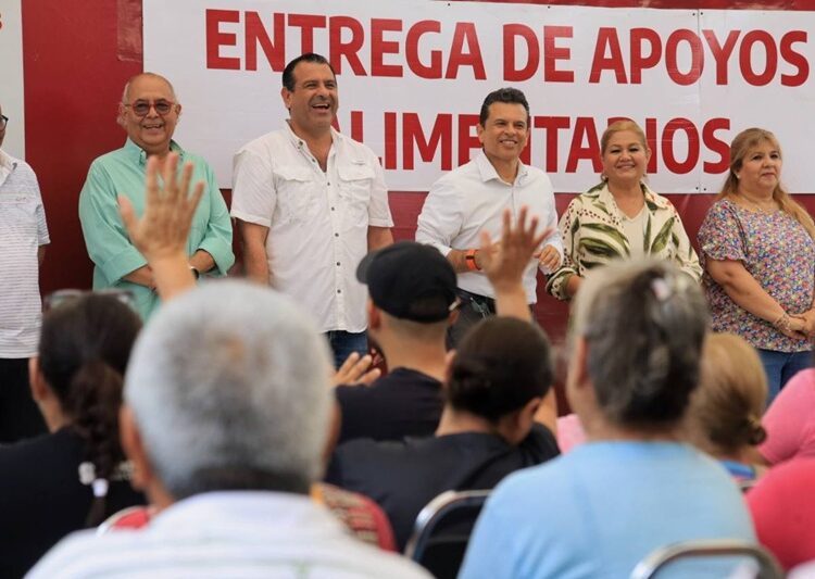 Entrega Lalo Gattás apoyo a beneficiarios del programa alimentario