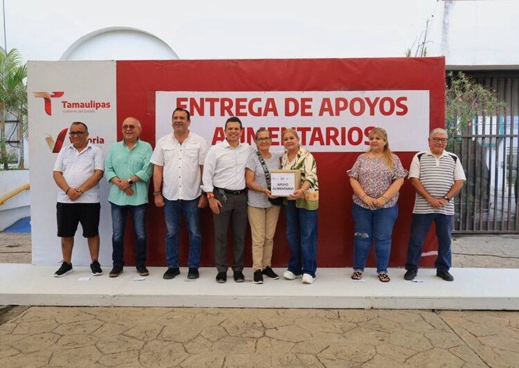 Entrega Lalo Gattás apoyo a beneficiarios del programa alimentario