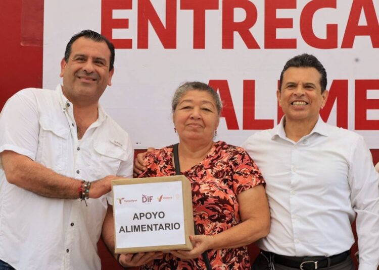 Entrega Lalo Gattás apoyo a beneficiarios del programa alimentario