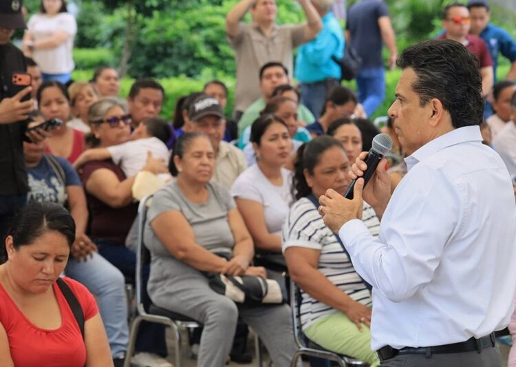 Entrega Lalo Gattás apoyo a beneficiarios del programa alimentario