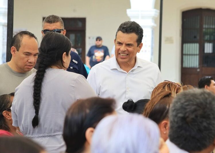 Entrega Lalo Gattás apoyo a beneficiarios del programa alimentario