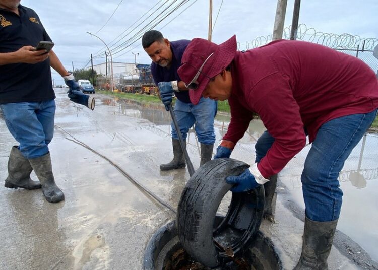Exhorta COMAPA NLD a mantener limpias las calles ante pronóstico de lluvias