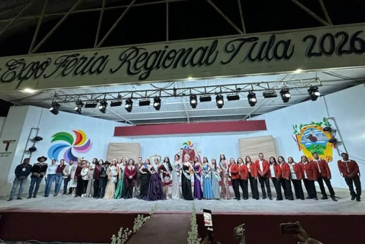 Honores a la Bandera en Palacio de Cantera