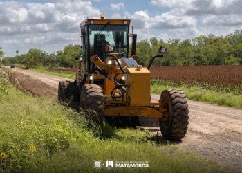Gobierno de Beto Granados mejora caminos rurales en los ejidos Ranchitos y Vanguardia