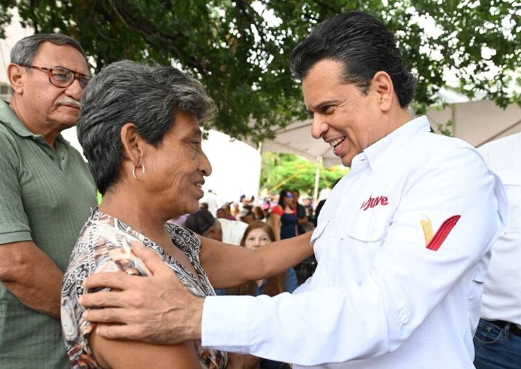 Inician Lucy y Lalo segunda entrega de programa alimentario ‘Voluntad de Ayudar’